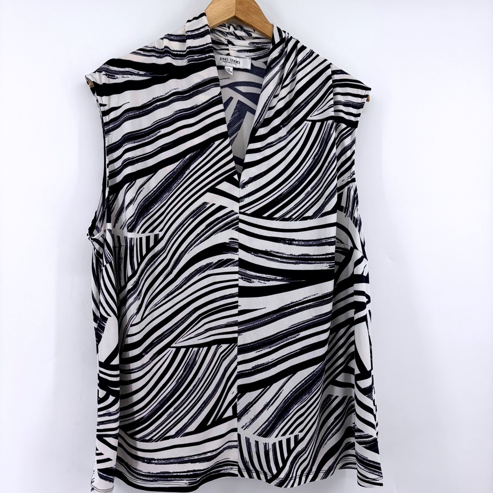 Jones Studio Separates Women 2X Navy White Abstract V-Neck Sleeveless Blouse